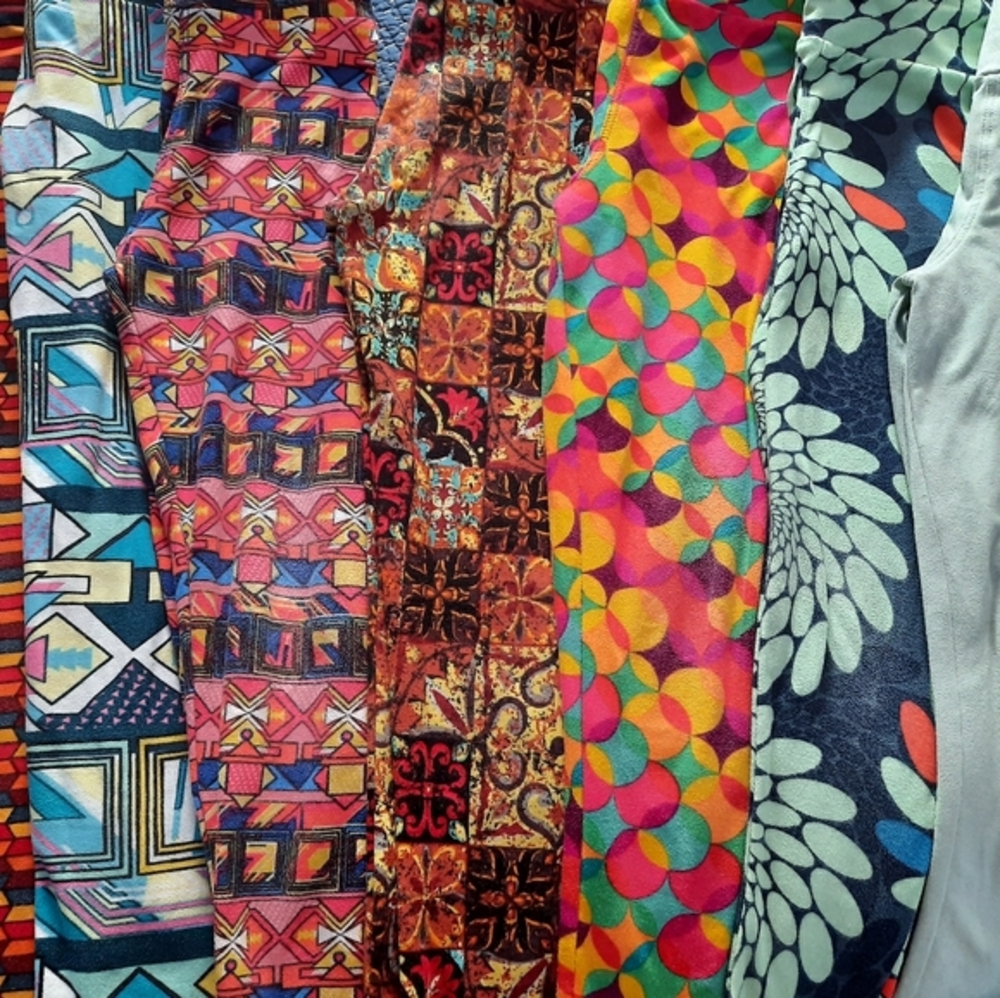 Lularoe S/M leggings fits ages 2-6 price for all 7